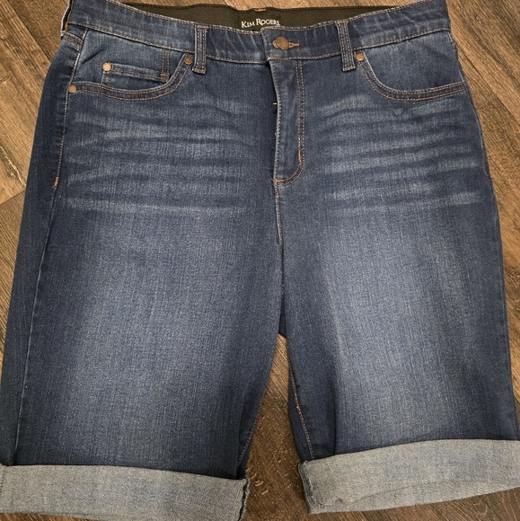Ladies Size 12 Kim Rogers Bermuda Shorts - Picture 1 of 4